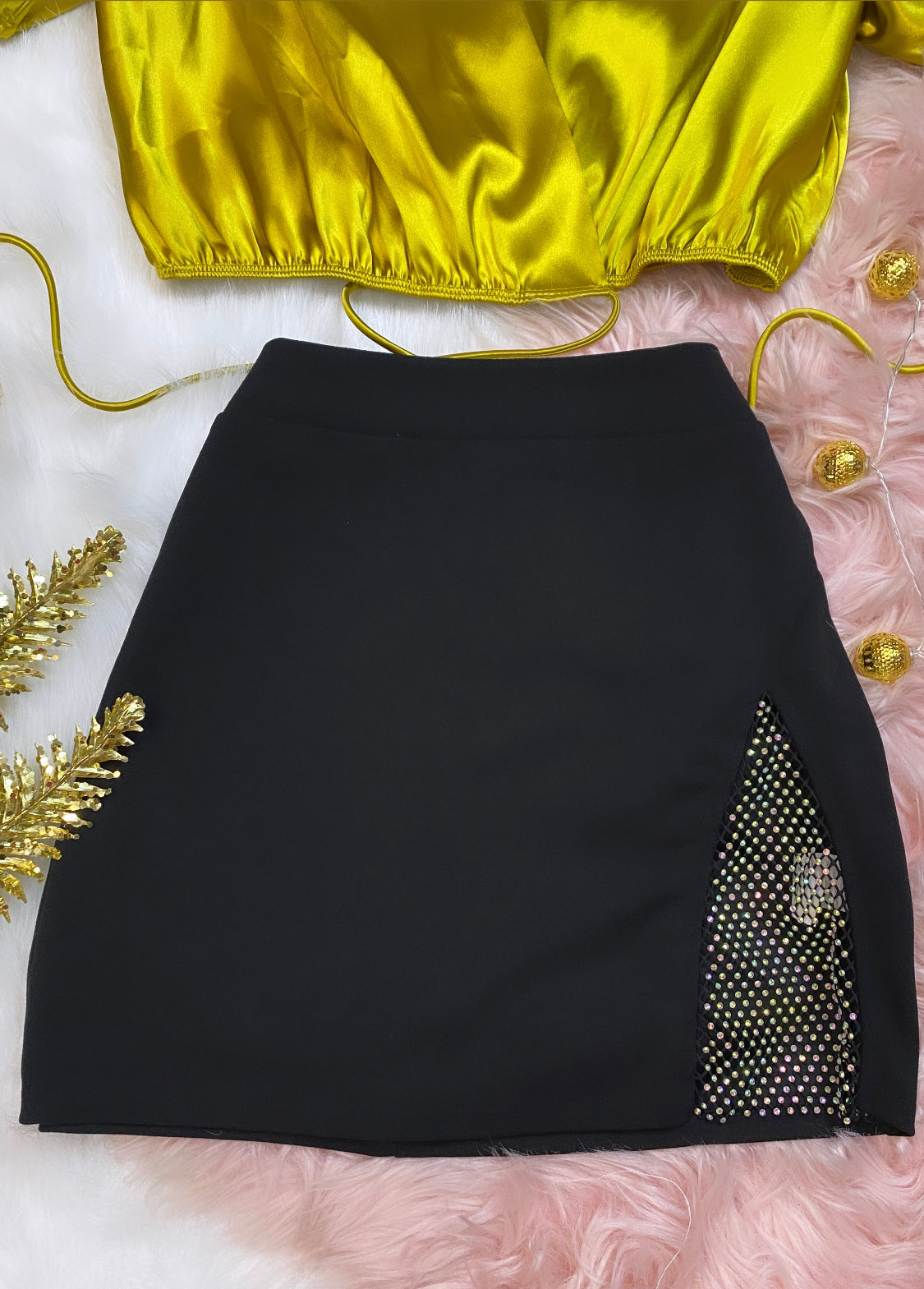 BLACK MINI SKIRT