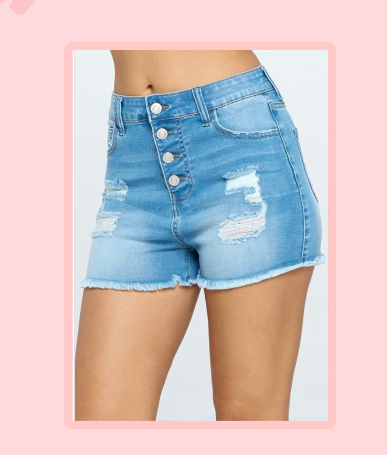 LIGHT DENIM SHORT