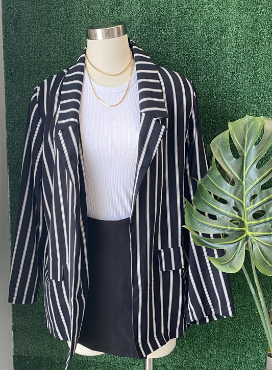 WHITE & BLACK BLAZER